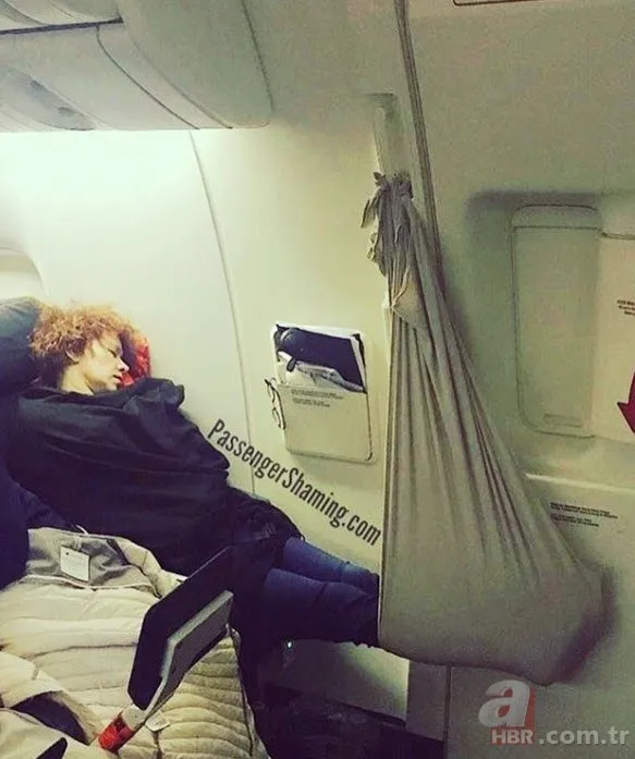 Uçakta iğrenç olay şoke etti! Yolcular hayret içinde kaldı!