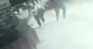 Tanımadığı kişinin saldırısına uğradı