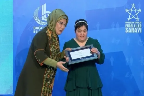 Emine Erdoğan: Engelli yavrularımız için var gücümüzle çalışıyoruz