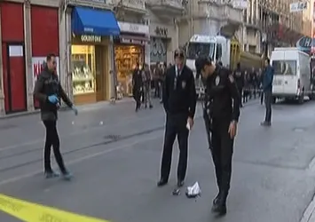 Beyoğlu'nda silahlı kavga: 2 yaralı