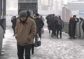 İstanbul'da beklenen kar yağışı başladı