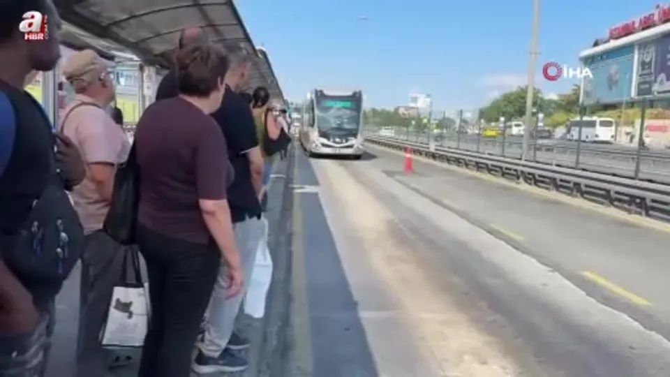 İstanbul’da metrobüs arızası