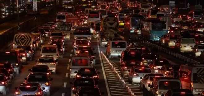 Son dakika: İstanbul’da akşam saatlerinde trafik yoğunluğu yaşanıyor