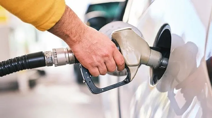 AKARYAKITA PEŞ PEŞE İNDİRİM! Son dakika motorin ve benzin fiyatları ne kadar, kaç TL? 4 Mayıs 2023 güncel akaryakıt fiyat listesi!