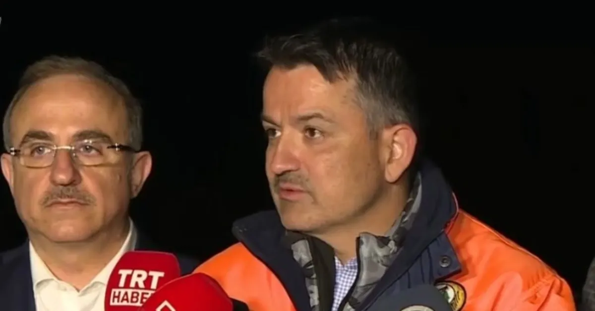 İzmir Karabağlar'daki yangın hakkında Bakan Pakdemirli'den önemli açıklama | Video