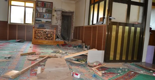 Manisa’da caminin minaresine yıldırım düştü | Cami geçici olarak ibadete kapatıldı - 5