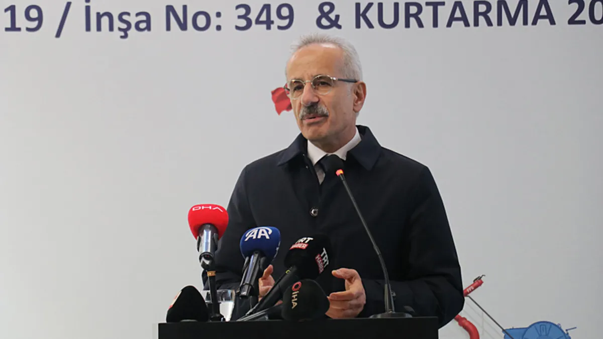 Bakan Uraloğlu duyurdu! Boğazlardan rekor gemi geçişi