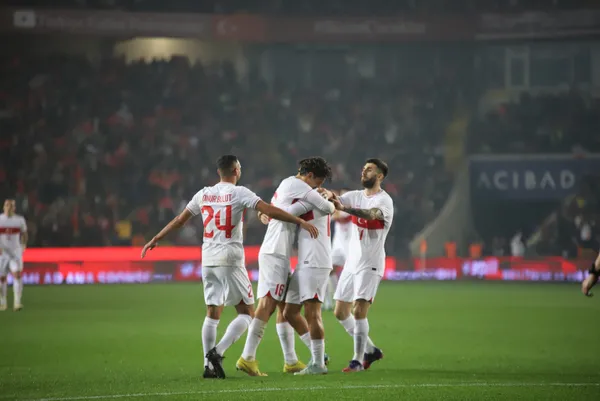 turkiye-cekya-canli-anlatim-turkiye-cekya-maci-saat-kacta-hangi-kanalda-1668882617826.jpg A Milliler Gaziantep'te güldü: Çekya'yı 2 golle uğurladık - 7