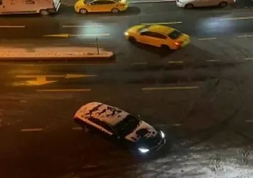 İstanbul'da yollar buz pistine döndü!
