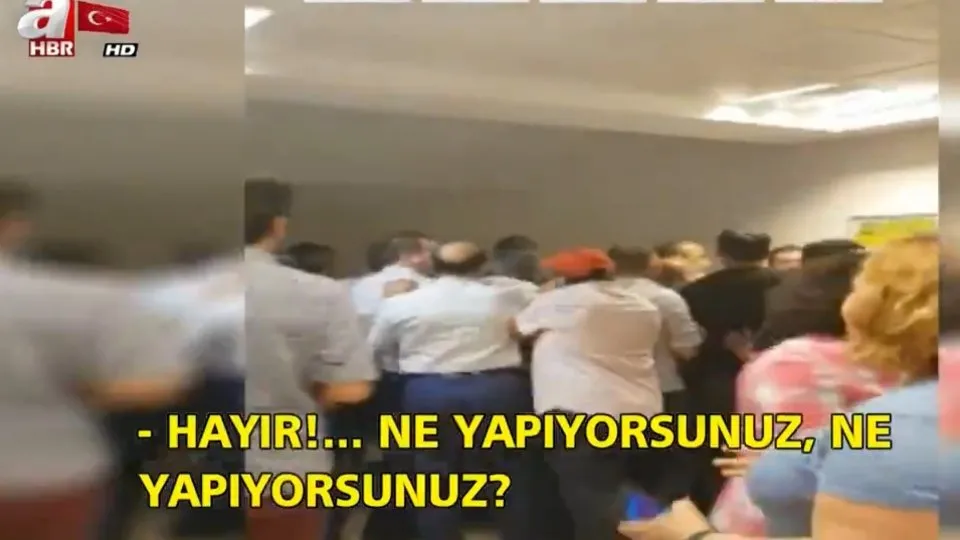 CHP’li Battal İlgezdi’nin korumalarından işçilere dayak| Video