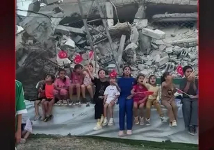 GAZZELİ ÇOCUKLARDAN DOSTLUK MAÇI