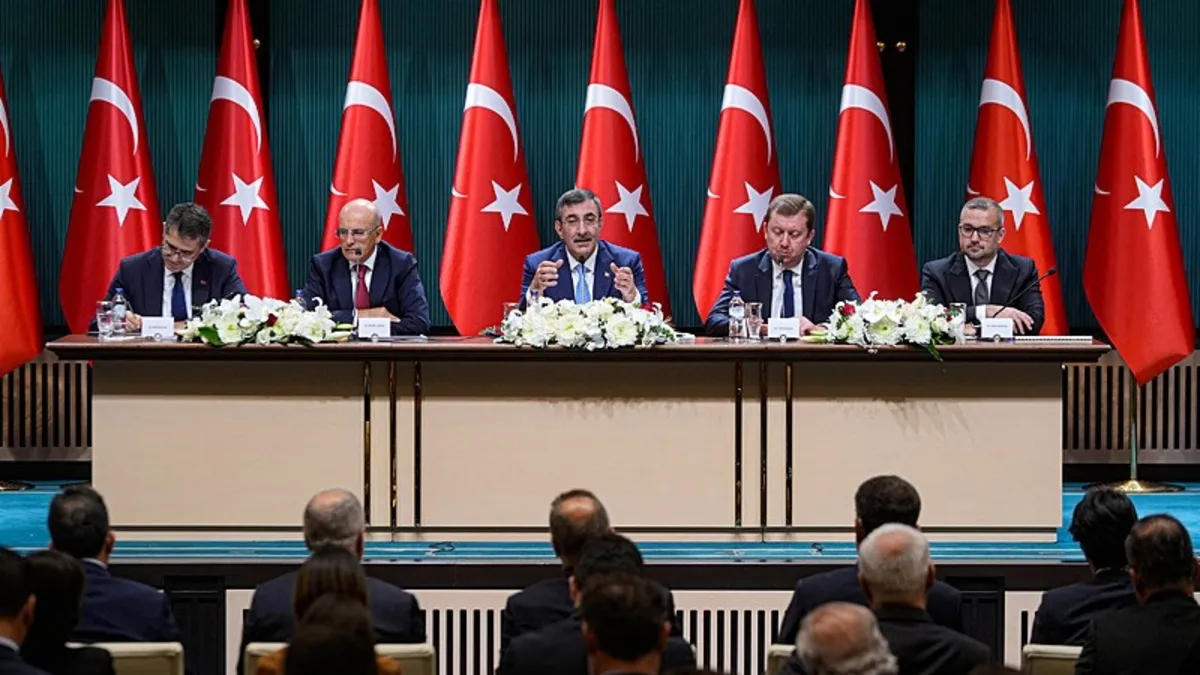 Ekonomide 3 yıllık yol haritası belli oldu! Büyüme, enflasyon, cari açık ve işsizlikte yeni tahmin