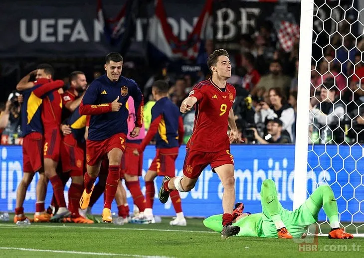 UEFA Uluslar Ligi’nde şampiyon İspanya! Penaltılarda nefes kesen anlar...