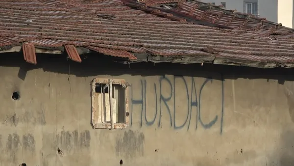 arnavutkoyde-feci-olay-uzerine-su-deposu-dusen-kisi-oldu-1640173978848.jpg Arnavutköy’de feci olay! Üzerine su deposu düşen kişi öldü - 3