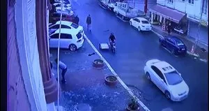 Falçata ile kafasını kazımaya çalıştı
