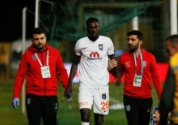 Emmanuel Adebayor, Galatasaray maçında oynayacak