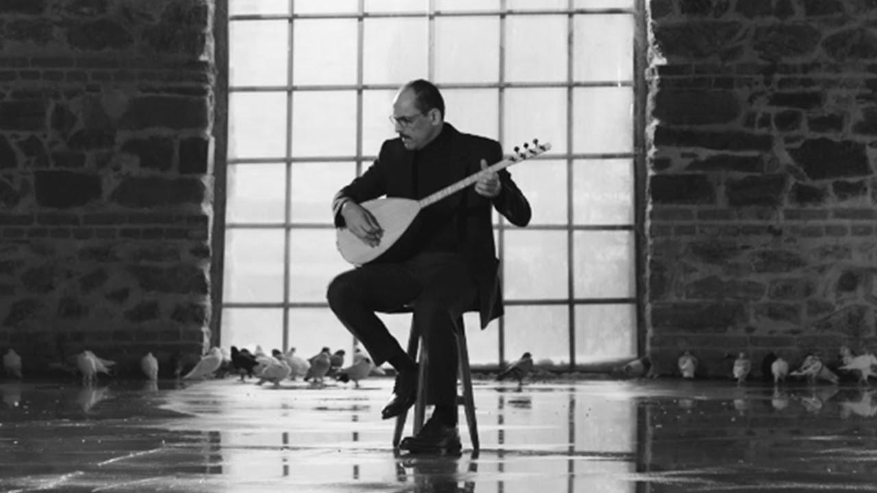 Sol yobazlık yine hortladı! İbrahim Kalın'ın "Hiç oldum" eserini düzenleyen ünlü sanatçı Erkan Oğur linç edildi ve hata yaptığını söyledi