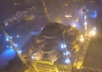Sultanahmet'te kar manzarası görenleri büyülüyor