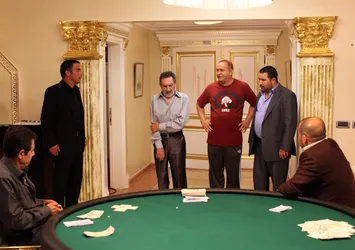 "Kolpaçino" filmi gerçek oldu! Villada kumar oynarken yakalandılar ceza yağdı