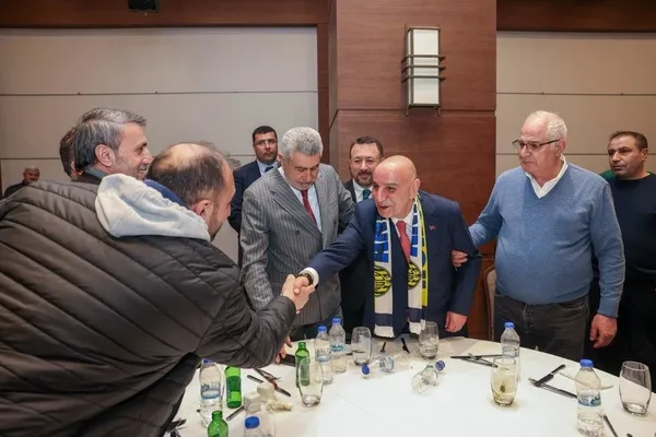 AK Parti’nin Ankara adayı Altınok Mansur Yavaş’a seslendi: Büyükşehir Belediyesi’nin 300 milyar TL bütçesi nerede?