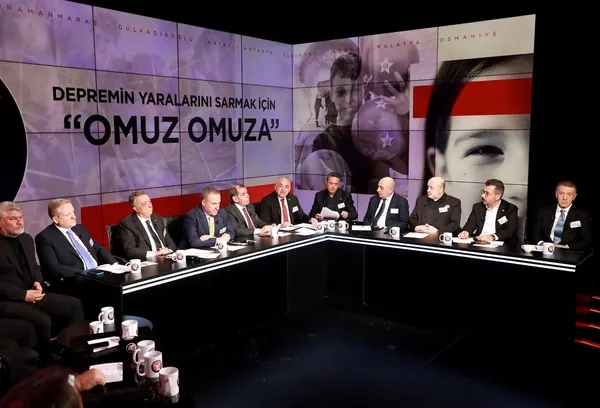 Omuz Omuza kampanyasında Volkan Demirel ve Gökhan Zan depremi anlatırken boğazları düğümlendi