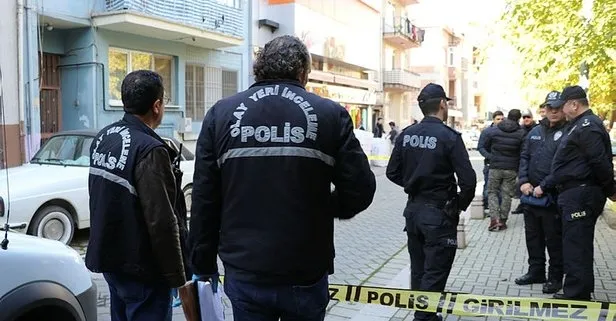 Denizli'de vahşet! İki ev arkadaşını boğazından bıçaklayıp öldürdü - 2