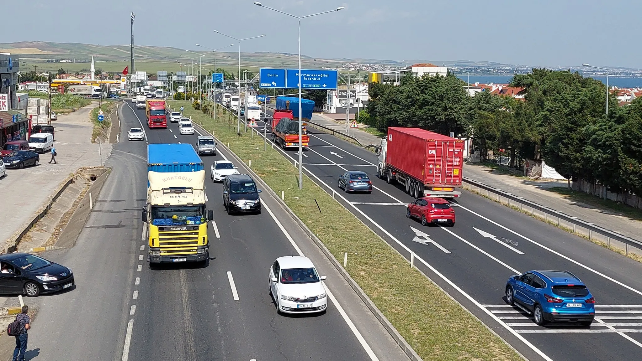 Son dakika: Hafta sonu kısıtlaması öncesi İstanbul'u terk ediyorlar | İşte trafik yoğunluğu ve alternatif yollar - CANLI