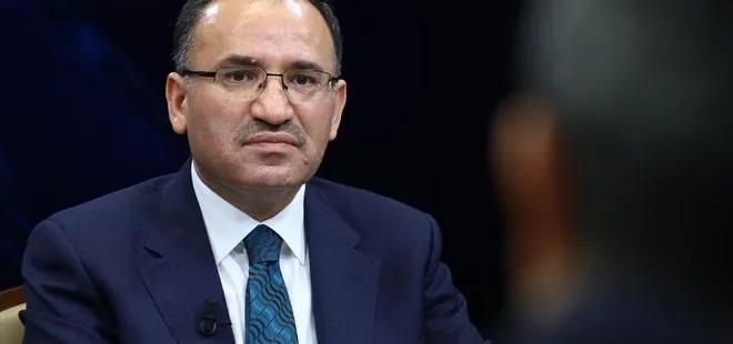 Adalet Bakanı Abdulhamit Gül görevden affını istedi! Yeni Adalet Bakanı Bekir Bozdağ oldu