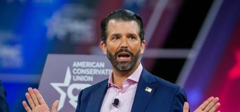 Donald Trump Jr. karantinada! Zamanını silah temizleyerek geçirecek