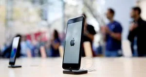 iPhone üreticisi Apple çakıldı