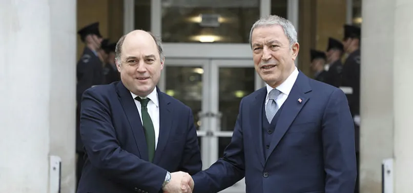 Bakan Hulusi Akar İngiltere Savunma Bakanı Wallace ile görüştü