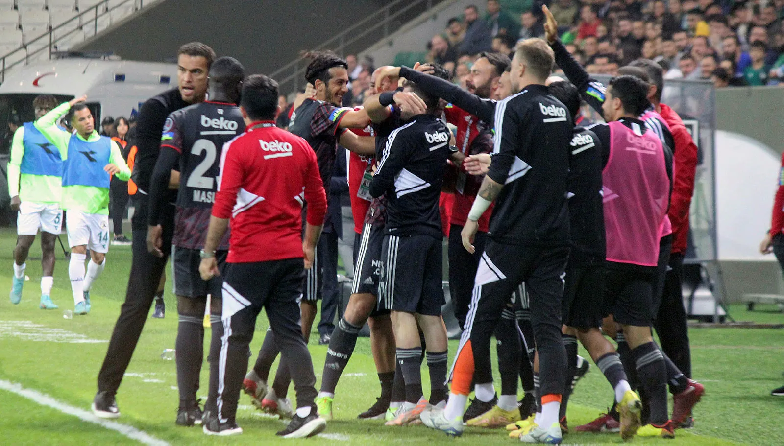 Beşiktaş'a derbi öncesi üç müjde birden! O isimler Trabzonspor karşısında sahada olacak