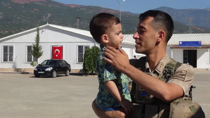 Gaziantep’te komandolar dualarla Suriye’ye uğurlandı