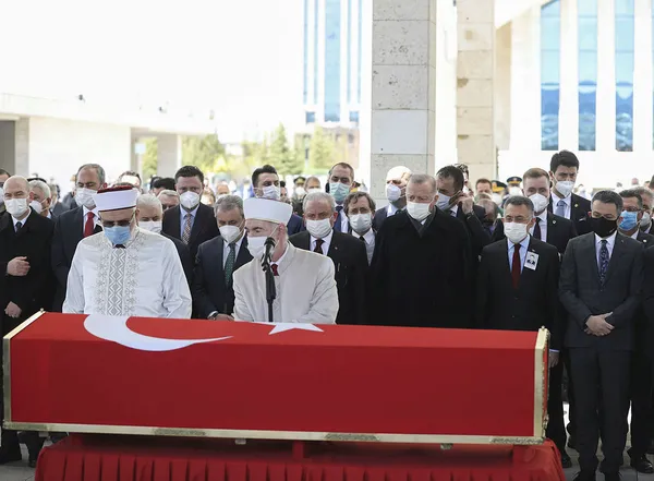 Son dakika: Yıldırım Akbulut’a veda! Cenaze törenine Başkan Erdoğan da katıldı