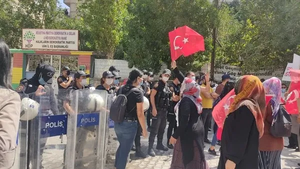 Van’daki evlat nöbetindeki ailelerden Kılıçdaroğlu'na sert tepki: Kente geldi feryadımızı duymadı - 3