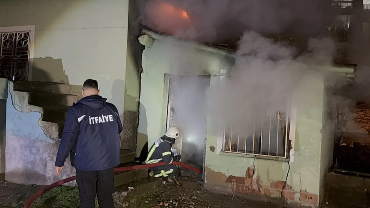 Aksaray’da korku dolu anlar! Müstakil ev alev alev yandı