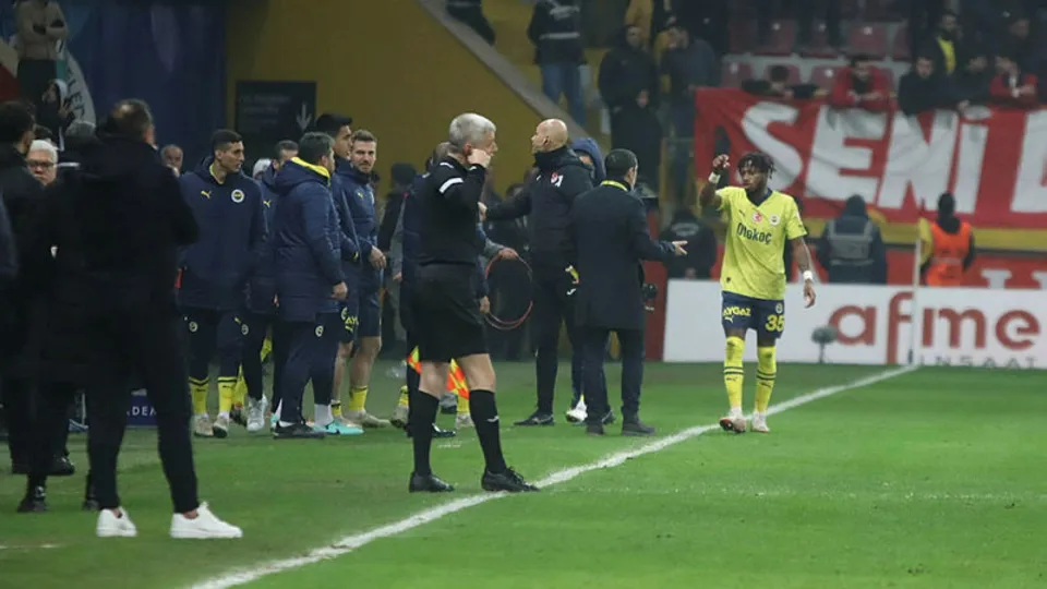 Fred'in kırmızı kartı doğru mu? Erman Toroğlu'ndan flaş açıklamalar