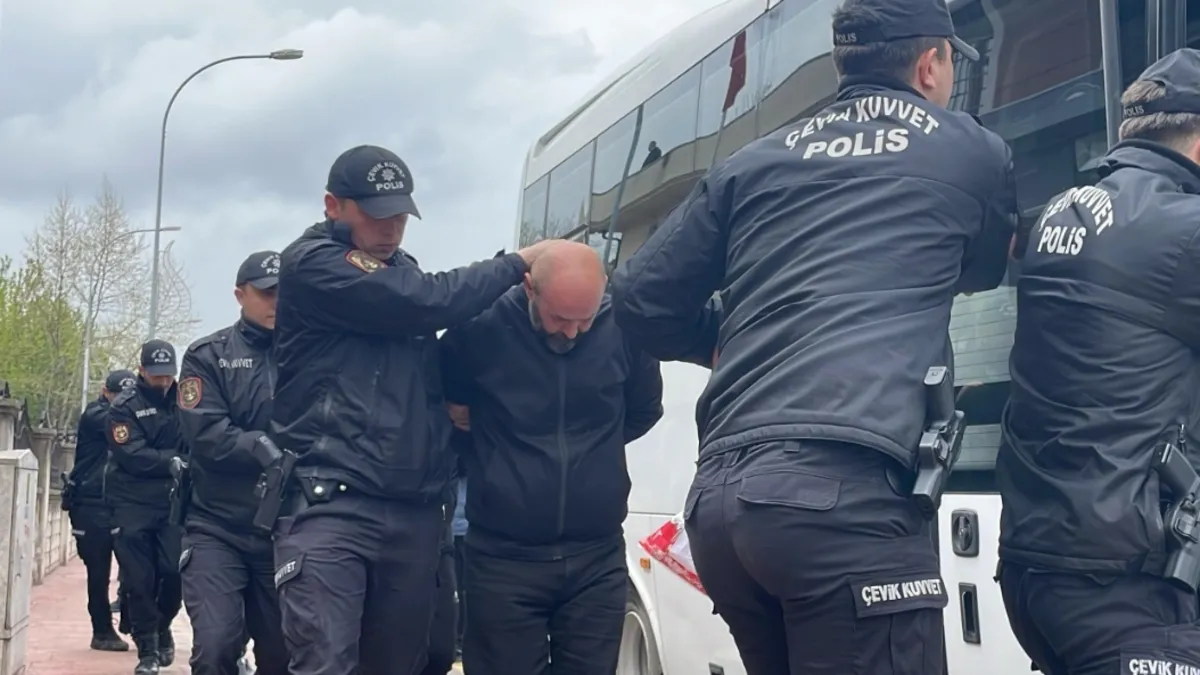 Sakarya'da 5 kişinin öldüğü silahlı kavgaya ilişkin 3 şüpheli daha adliyede