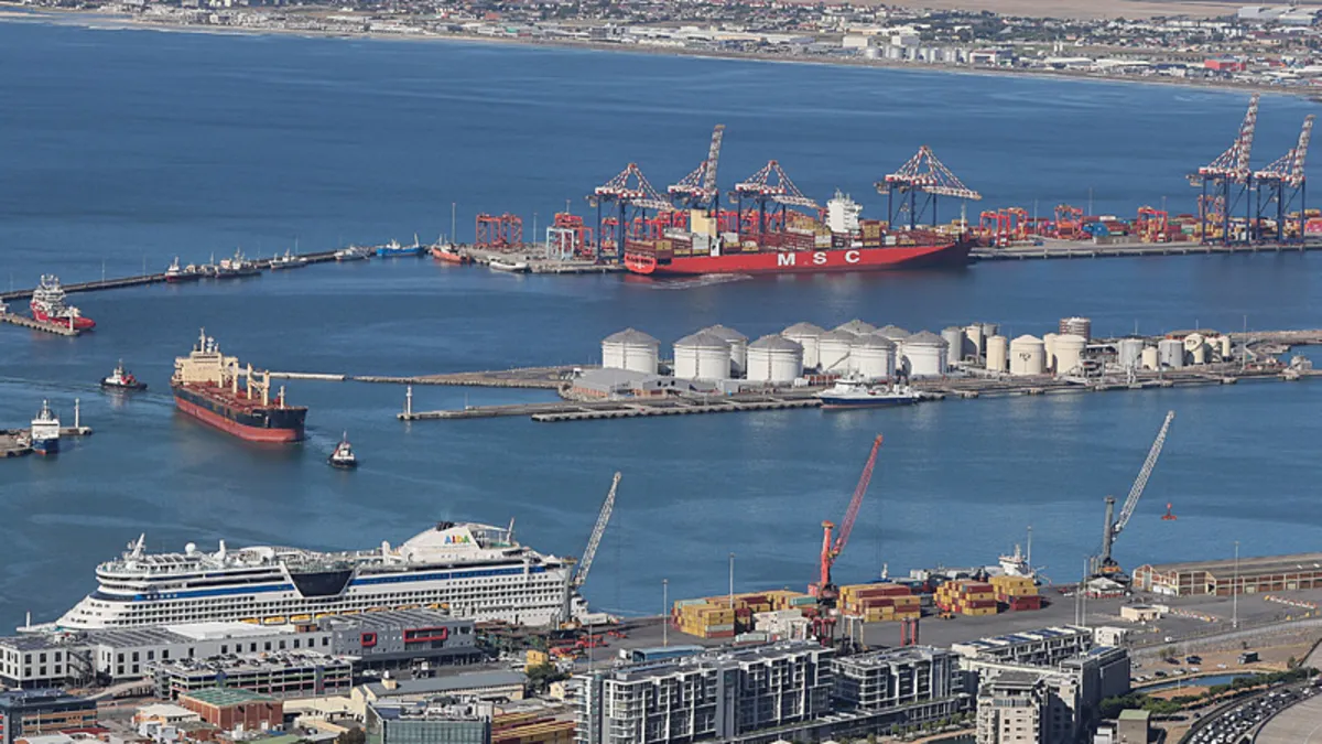 Bir Türk gemisi daha Hürmüz Boğazı'ndan geçti: Bakanlık duyurdu