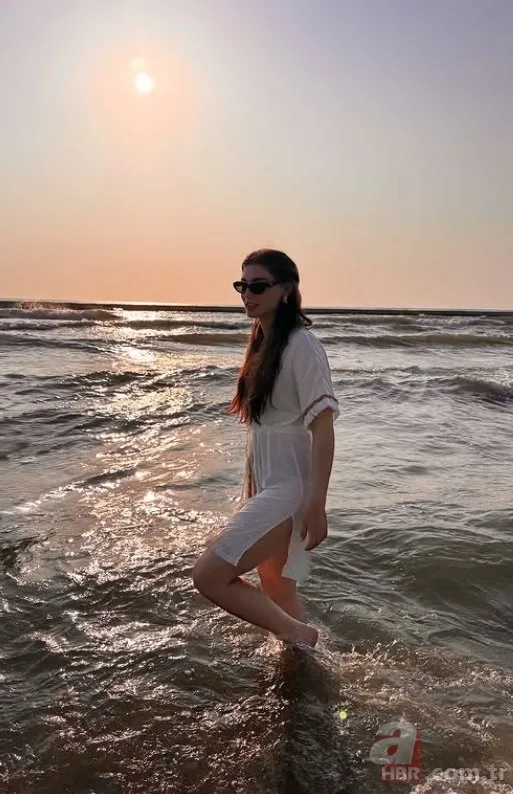 Kuruluş Osman'ın Bala Hatun'u Özge Törer tatil pozlarıyla göz kamaştırdı 5