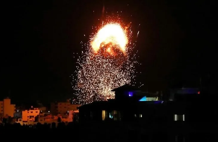 İsrail’in hava saldırısı AP tarafından görüntülendi! O anlar dünyayı salladı!