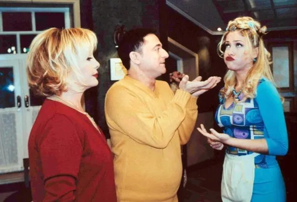 mehmet-ali-erbilin-bir-zamanlar-ask-yasadik-iddialarina-emel-sayindan-cevap-1633241079119.jpg Mehmet Ali Erbil'in "Bir zamanlar aşk yaşadık" iddialarına Emel Sayın'dan cevap - 2