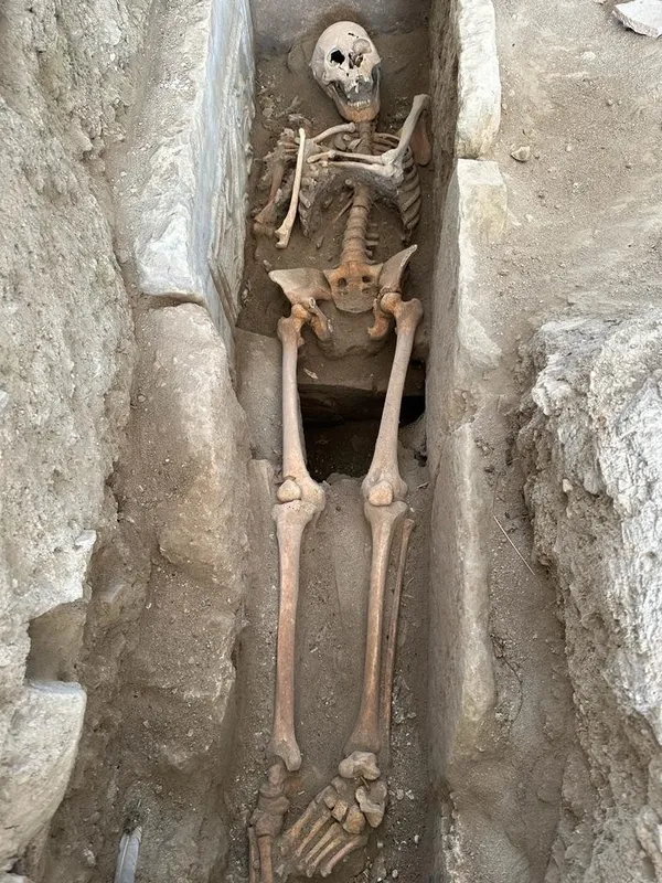 aydinda-kazi-calismalarinda-bulundu-13-yuzyildan-kaldigi-tahmin-ediliyor-1673099522550.jpg Aydın'da kazı çalışmalarında bulundu! 13. yüzyıldan kaldığı tahmin ediliyor - 2