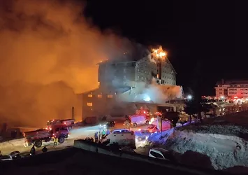 Kartalkaya'daki yangında ihmaller zinciri: Bolu Belediyesi'nin tek olan kurtarma minderi de patlamış