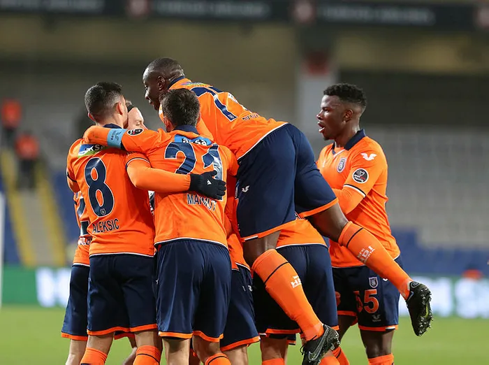 Emre Belözoğlu yönetimindeki Başakşehir durdurulamıyor! Giresun'u da yendiler - Süper Lig 18. hafta karşılaşması - 2