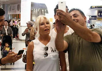 Tarkan'ı önce unuttu, sonra hatırladı!