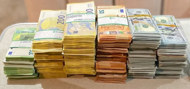 Manavgat Belediyesi’nde yolsuzluk operasyonu! Altın ve yüklü miktarda döviz ele geçirildi