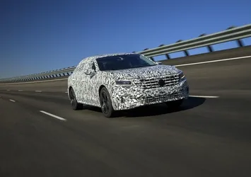Volkswagen Passat yeni motoruyla geliyor! Yeni Volkswagen Passat'ın motor ve donanım özellikleri neler?