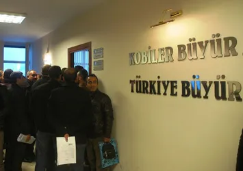 Zaman azaldıkça kuyruk uzuyor