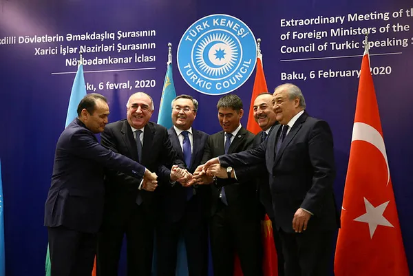 Son dakika: Dışişleri Bakanı Mevlüt Çavuşoğlu'ndan Bakü'de önemli açıklamalar - 1